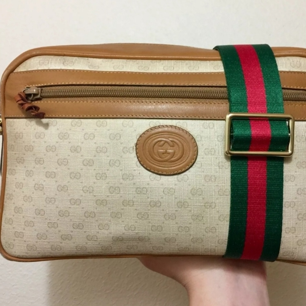 ** 100% AUTHENTIC ** Vintage GUCCI Crossbody Purse